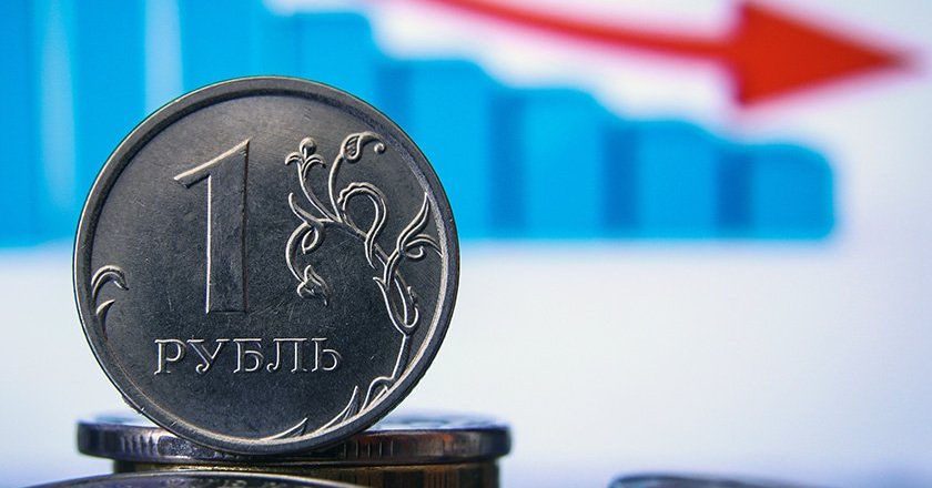 Рубль падает третий день подряд после новых санкций США