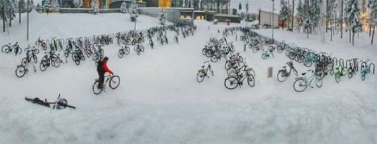 Финские школьники ездят в школу на велосипедах при температуре -17 °C